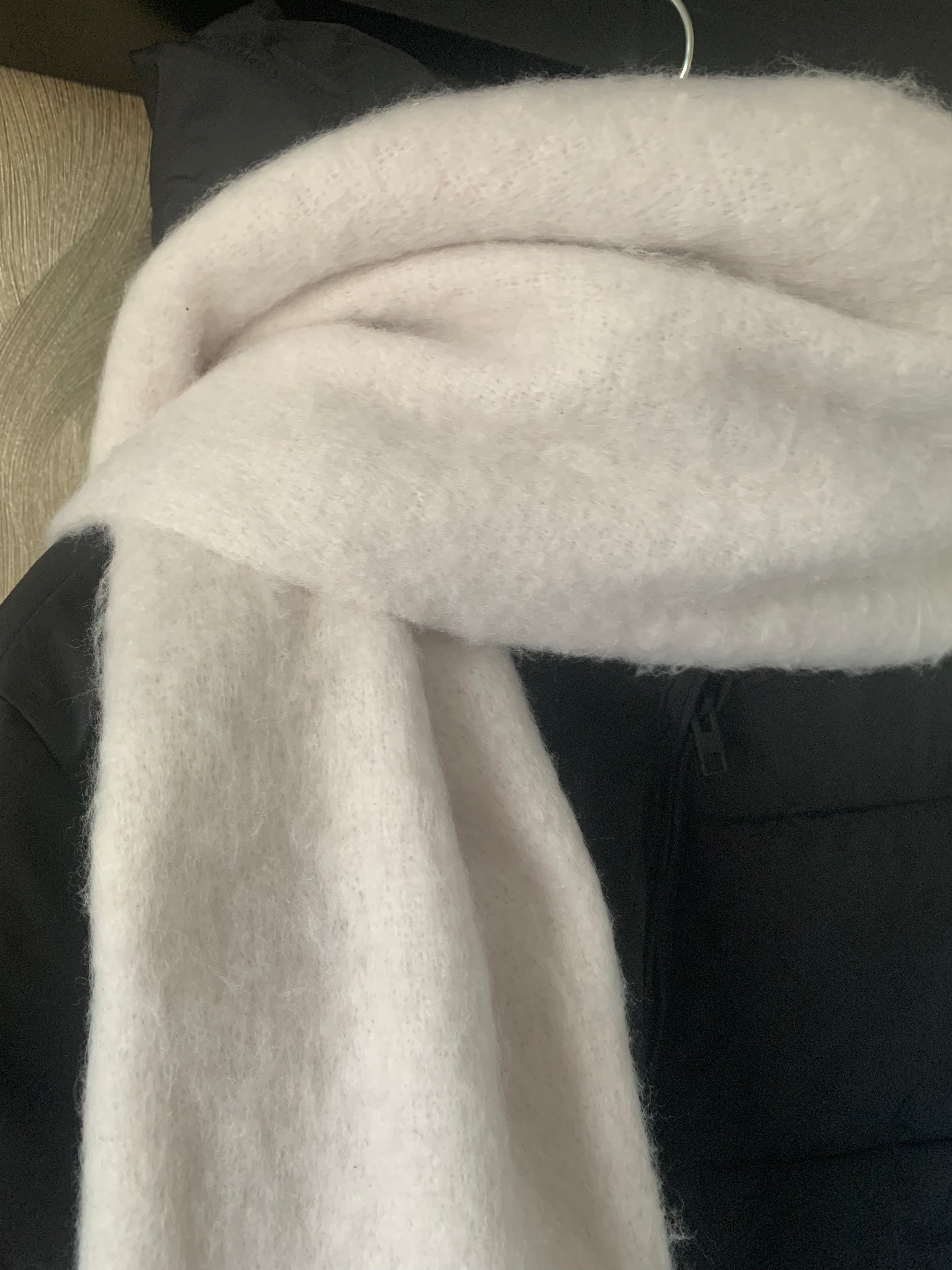 Szalik Amélie – Miękki Paryski Dotyk – Biały